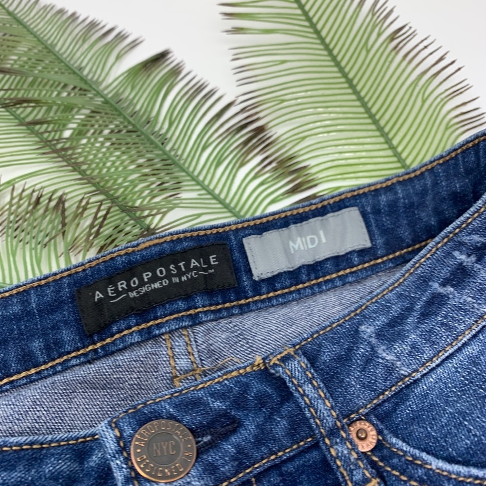 Aeropostale Midi Cuff Stretch Jean Shorts - Picture 5 of 8